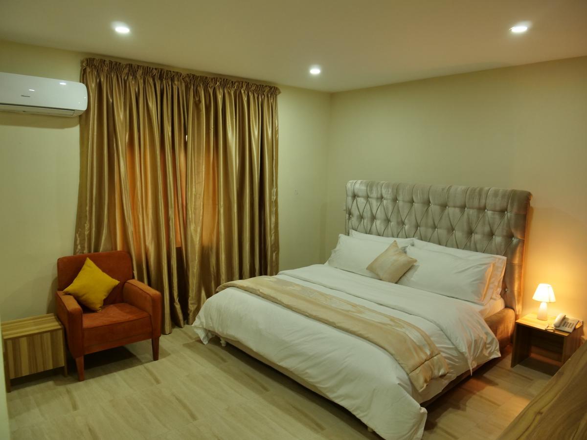 Alexia'S Place Hotel Lagos Ngoại thất bức ảnh