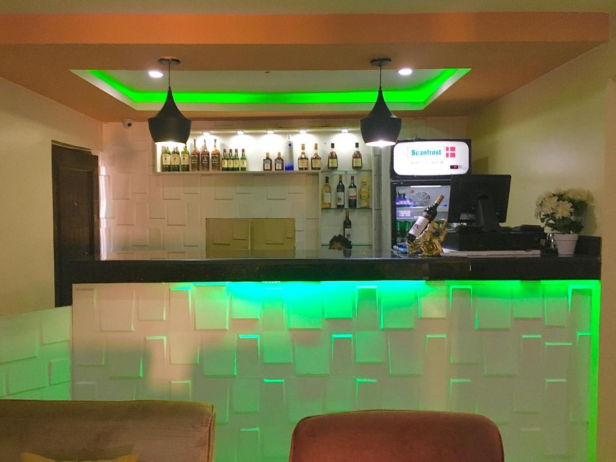 Alexia'S Place Hotel Lagos Ngoại thất bức ảnh